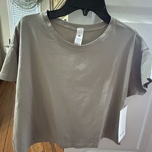 lululemon Taupe Cates Tee Size 4 NWT